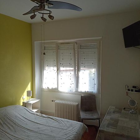 Chambre Meublee Au Coeur De Ville - Chez L'Habitant 르크로조 외부 사진