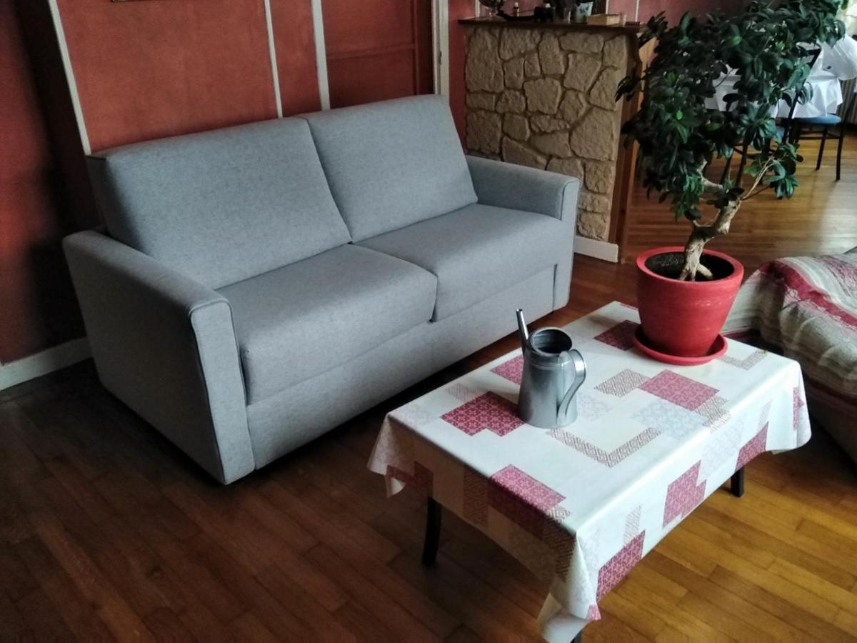 Chambre Meublee Au Coeur De Ville - Chez L'Habitant 르크로조 외부 사진