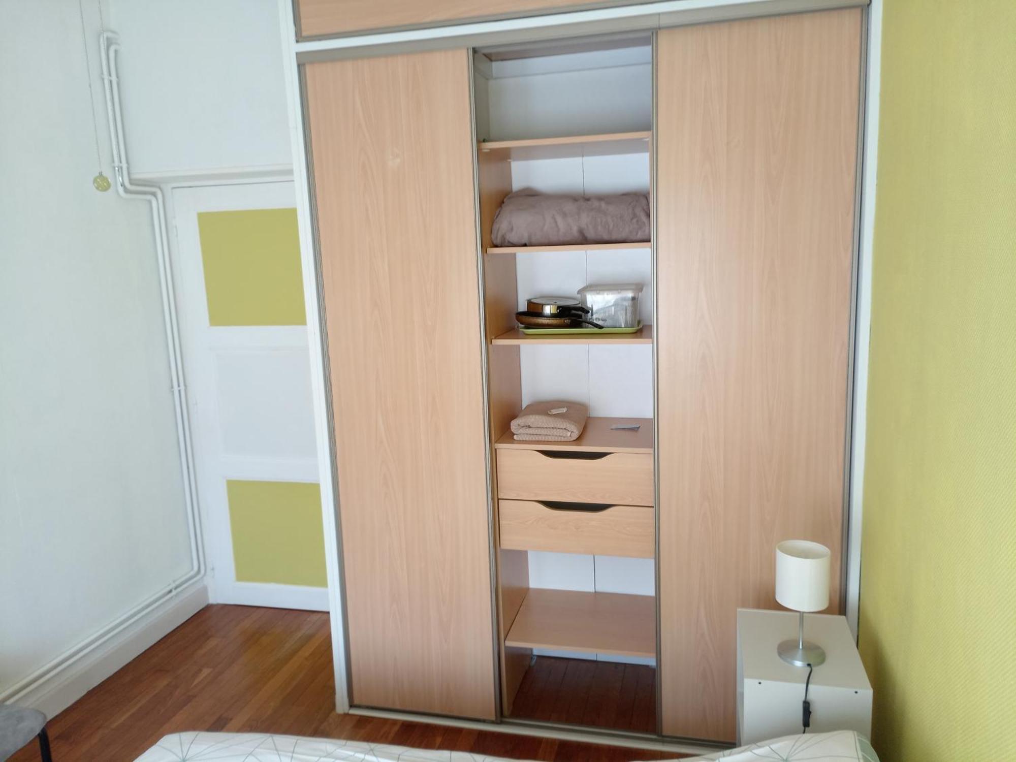 Chambre Meublee Au Coeur De Ville - Chez L'Habitant 르크로조 외부 사진